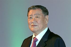 Presidente di Hyundai Motor Group Mong-Koo Chung inserito nella Automotive Hall of Fame