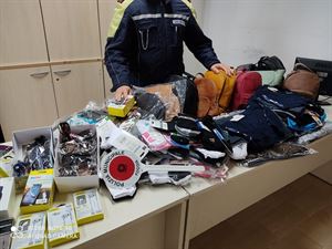 La Polizia Locale di Foggia sequestra merce venduta abusivamente