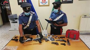 Carabinieri maxi sequestro di armi e munizioni a San Severo