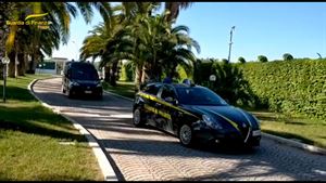 Guardia di Finanza sequestra beni ad azienda del settore autoveicoli di Cerignola 