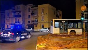 Polizia Locale scorta bus a Foggia